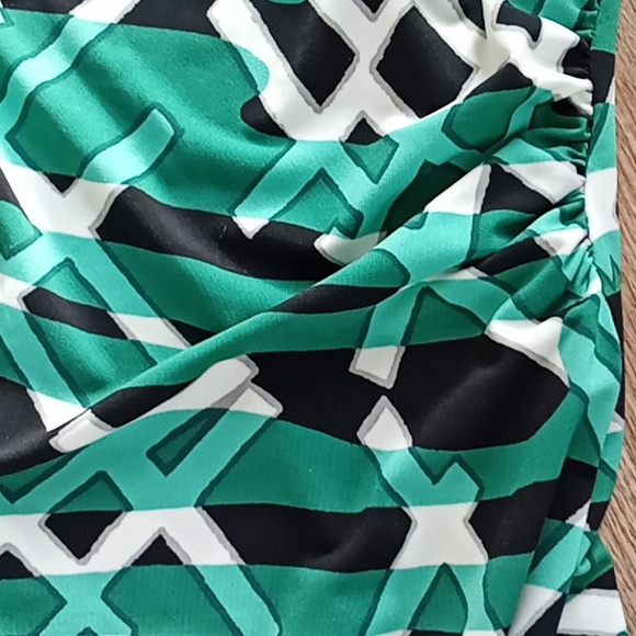 BCBG Maxazria Dress Emerald Color Shirred Ruching Side Asymmetrical Scoop Neck M - Picture 6 of 10